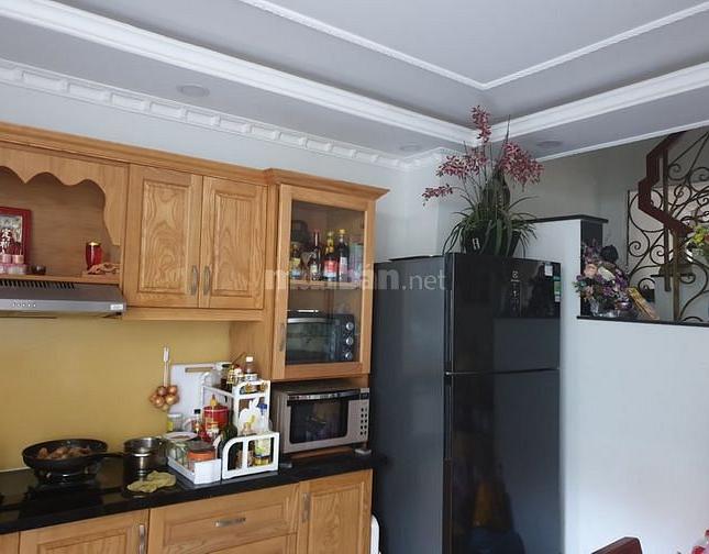 bán nhà 377/9/ Lê Quang định p5, BT: 5x10; trệt, 3 lầu, nhà mới; 4PN, 4WC; 6.3 tỷ TL; trệt suốt