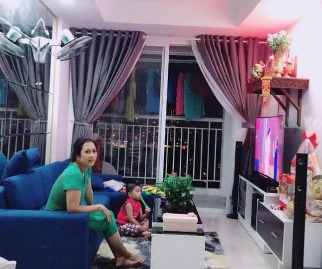 Bán gấp căn hộ Melody Âu Cơ, quận Tân Phú. 68m2, 2pn, 2wc, đầy đủ nội thất. giá 2,8 tỷ
