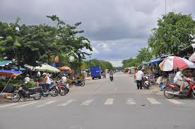 Chính chủ cần bán nhanh lô đất 200m2 và căn nhà c4 mới xây đường thông dài cách chợ 200m