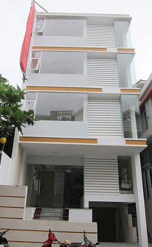 Bán nhà 2 mặt tiền 7a Thành Thái, Quận 10. DT 4.2m x 18m, 1 trệt, 4 lầu