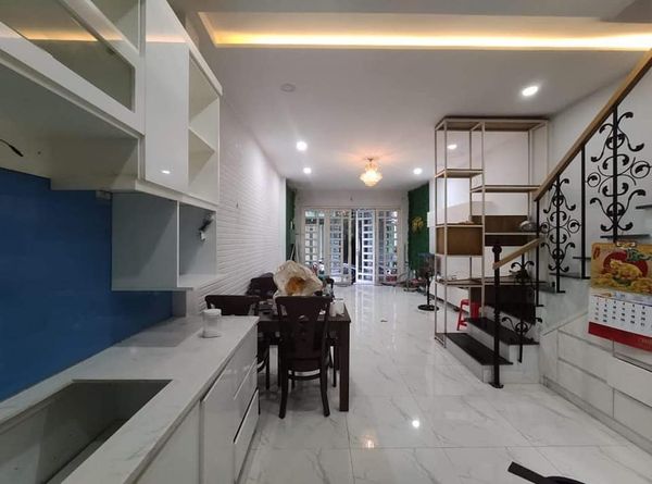 Định cư Mỹ Bán gấp nhà Hẻm xe hơi 373 Lý Thường Kiệt, Quận Tân Bình, 3 lầu, 52m2, chỉ 5.2 tỷ