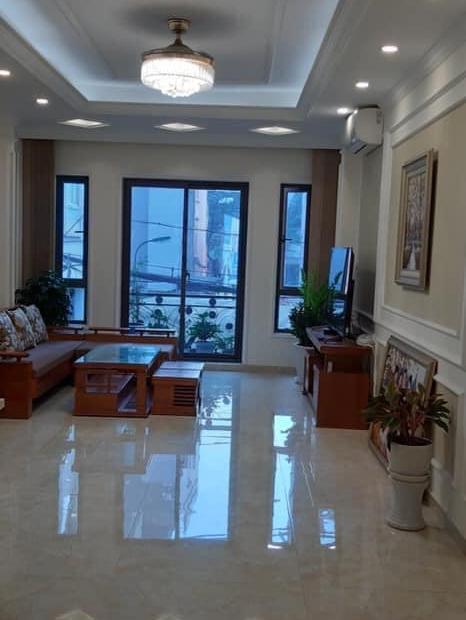 Nhà Đẹp Đón Tết, Phùng Chí Kiên 50m2 xây 5 tầng Gara giá 7.9 tỷ