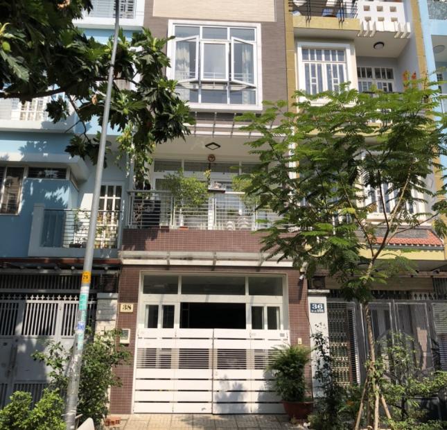 Cần bán nhà mặt tiền đường số Tân Phong, Quận 7, Dt 4x18m, 3 lầu. Giá 12 tỷ