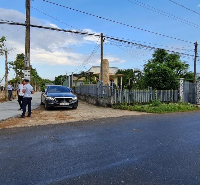 Bán đất 3 mặt tiền đường 20m giá chỉ 8tr/m2 rẻ nhất Thị Xã Phú Mỹ