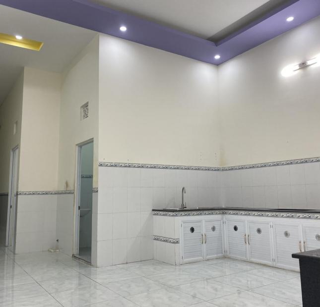 chuyển lên sg sống cần bán nhanh căn nhà 1 trệt 1 lầu  ngay bên ql tôi cần bán nhanh lh: 039.221.3445
