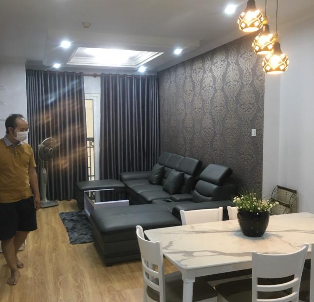 Bán căn hộ Phúc Yên 1, quận Tân Bình, đã có Sổ Hồng, DT 90m2 2PN, đầy đủ nội thất cao cấp. LH: 0372 972 566 A.Hải 