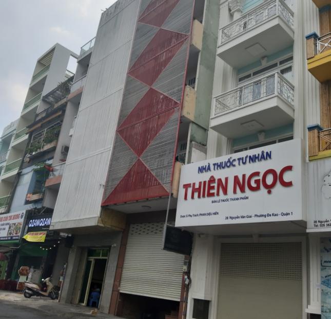 Bán gấp nhà mặt tiền đường Nguyễn Công Trứ, DT 4.5x11, 6 tầng, giá 38 tỷ