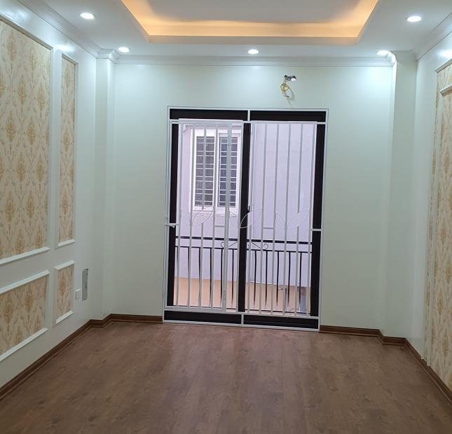 Nhà Ngọc Hồi, 35m2,5 tầng, xây mới, gần phố, ngõ rộng, 2,6 tỷ