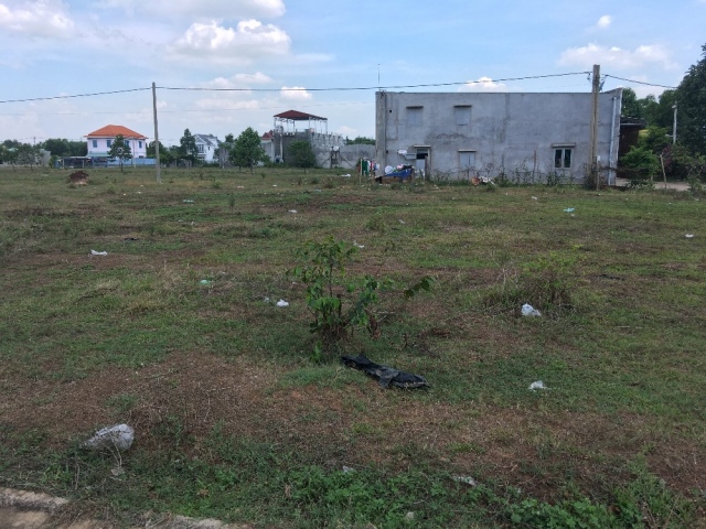 Chính chủ chuyển cư nên cần bán nhanh căn nhà c4 như hình và lô đất, gần đô thị, trg học