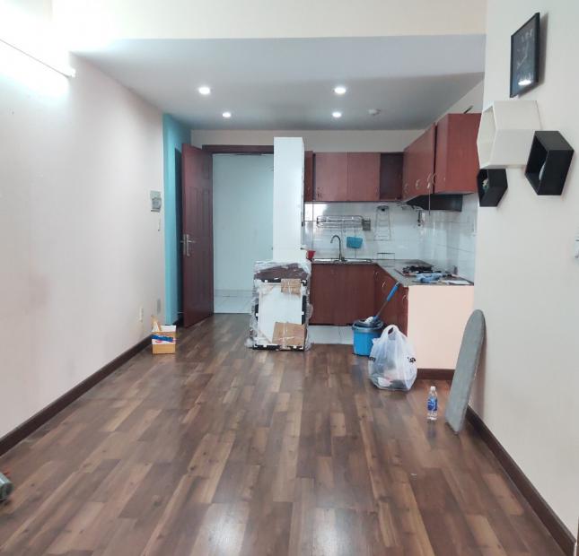 Cần bán căn hộ Sài Gòn Town quận Tân Phú, 60m2 có 2PN, nhà đẹp như hình đăng, giá cực rẻ 