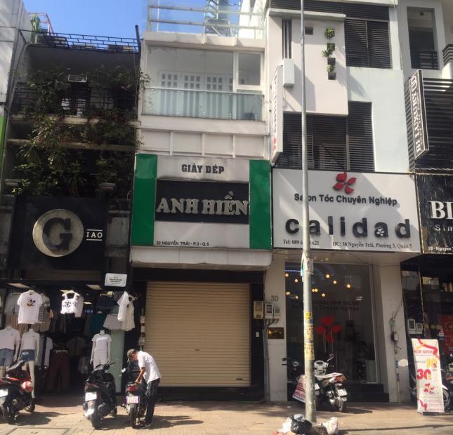 Tôi cần bán gấp nhà hẻm 5m đường Trần Bình Trọng Q.5, dt 4 x 16m 64m2 giá 10,8 tỷ