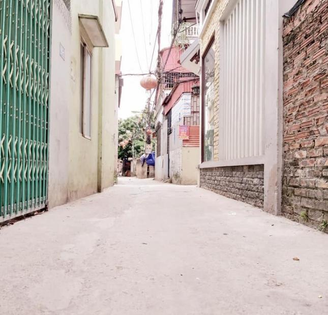 BÁN NHÀ 168 PHAN TRỌNG TUỆ, THANH TRÌ 40M2x4T GIÁ 2.4 TỶ LH: 0842063837