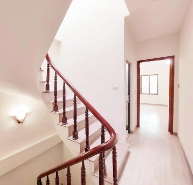 BÁN NHÀ 168 PHAN TRỌNG TUỆ, THANH TRÌ 40M2x4T GIÁ 2.4 TỶ LH: 0842063837