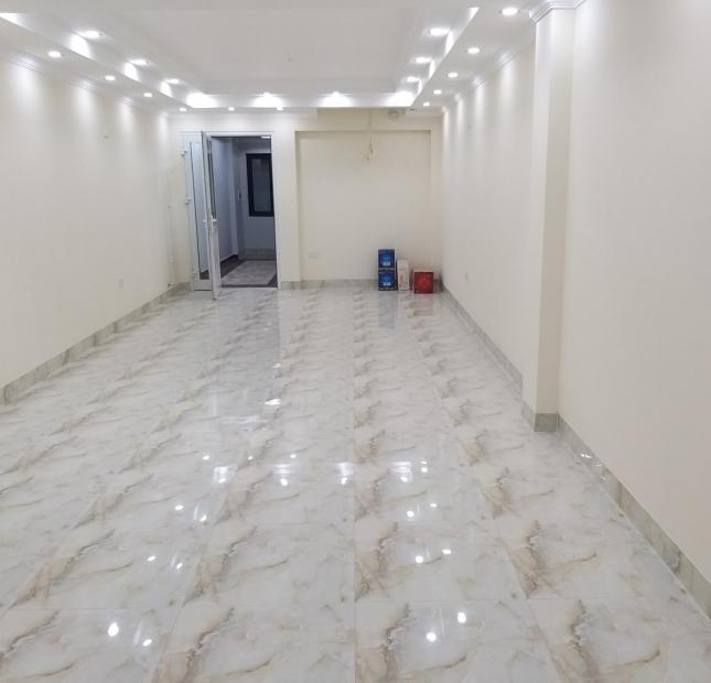 Cho thuê nhà mặt phố Yên Lãng, 75mx 7T, thông sàn, thang máy làm văn phòng, spa