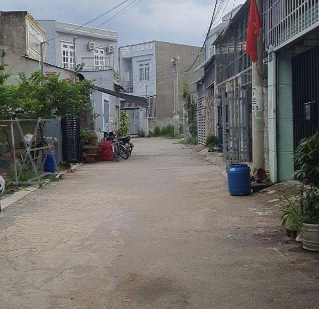 Bán lô đất đẹp đường Nguyễn Xiển, Long Bình, Q9, DT 100m2 (4 x 25) giá 3,7 tỷ