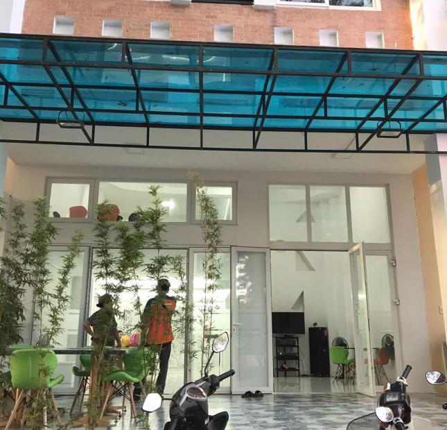 Cho thuê mặt bằng trệt lửng đường lớn, vị trí đẹp Phú Mỹ Hưng, quận 7