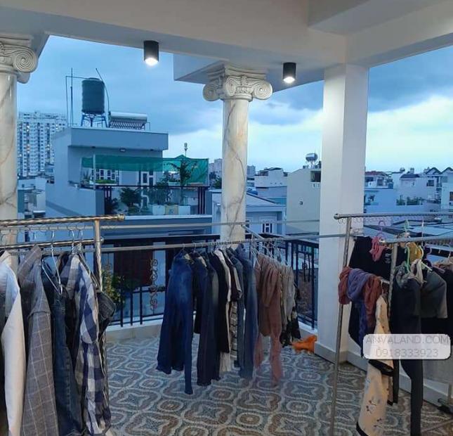Cô 19 hại cần Bán gấp Nhà Mặt tiền 139B Nguyễn Tiểu La, Phường 6, Quận 10, 40m2, 4 Tầng, giá 14 tỷ