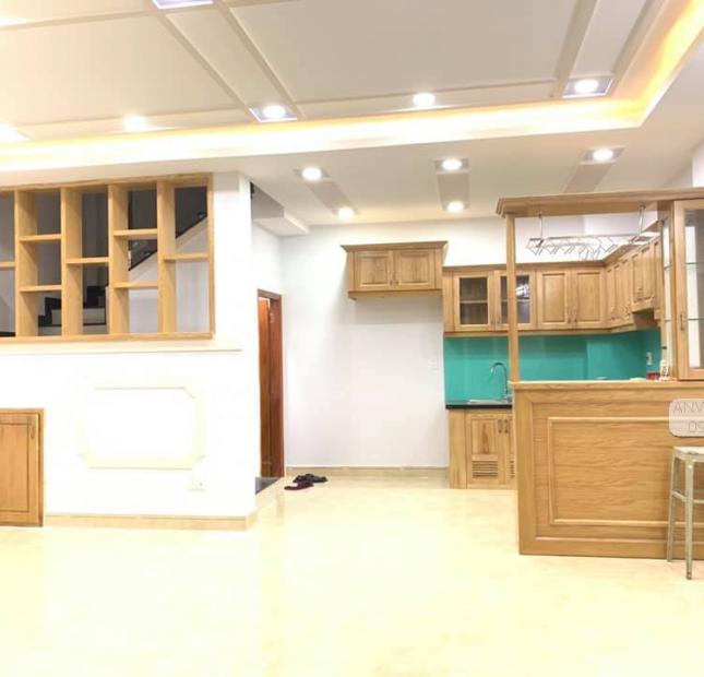 Cô 19 hại cần Bán gấp Nhà Mặt tiền 139B Nguyễn Tiểu La, Phường 6, Quận 10, 40m2, 4 Tầng, giá 14 tỷ