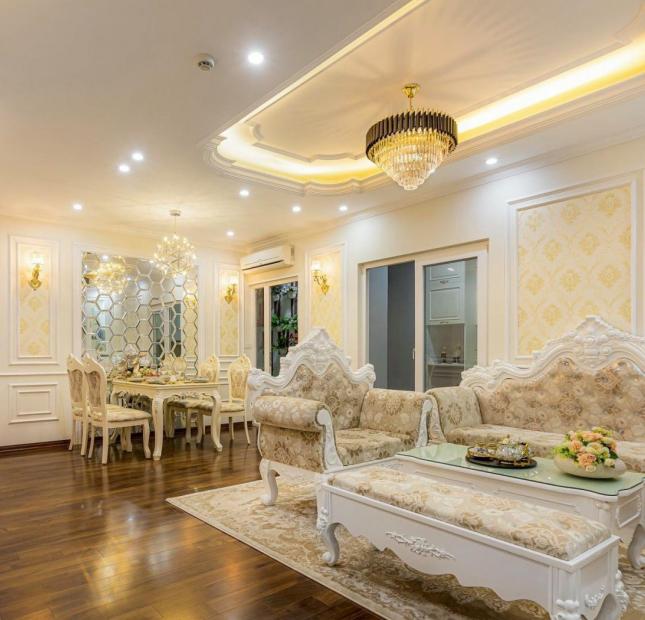 Bán nhà ngõ 162 Đội Cấn giá 5.95 tỷ, 75mx4T, có sân rộng, SĐCC