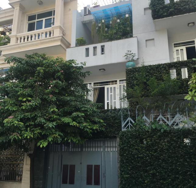 Bán nhà đường hẻm lớn cách mặt tiền chỉ có 50m, Trần Hưng Đạo, P1, Quận 5, 3 Lầu 