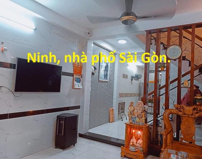 Xe hơi ngủ trong nhà Lạc Long Quân, P9, Tân Bình, 52m2, 5 tầng.