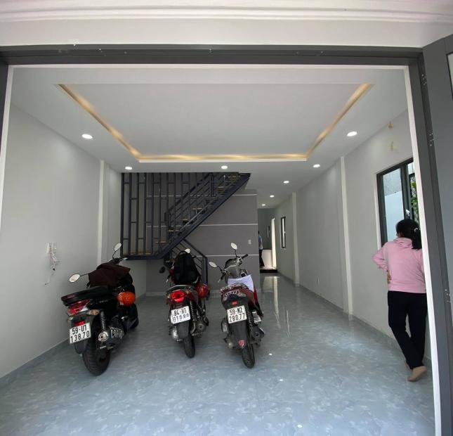 Nhà đẹp bán, Âu Cơ, dt: 65 m2, giá 6,9 tỷ, Phường 10, Tân Bình