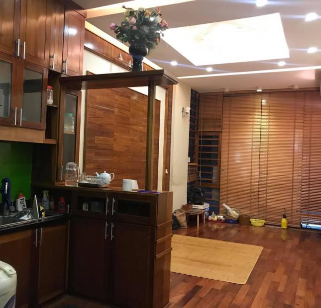 Bán nhà ngõ 565 Nguyễn Trãi, ngõ to, nhà đẹp, thuộc khu dân trí cao
