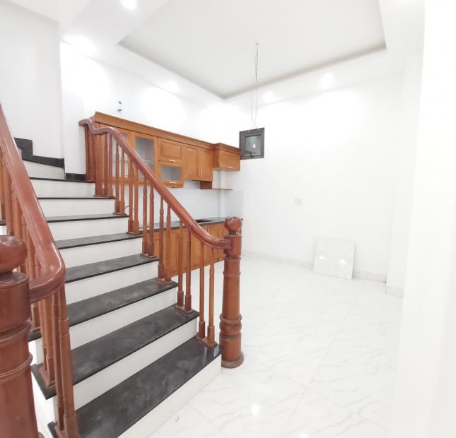 Bán nhà  lô góc Mỹ Đình 5 tầng 40 m2 giá 3.4 tỷ GAZA Kinh doanh ngõ thông