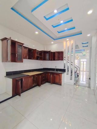 Kẹt tiền Bán gấp nhà 284/2B Ngô Quyền, Phường 6, Quận 10, 46M2, 3 Tầng Đúc, giá 5 tỷ 9 KTL MTG