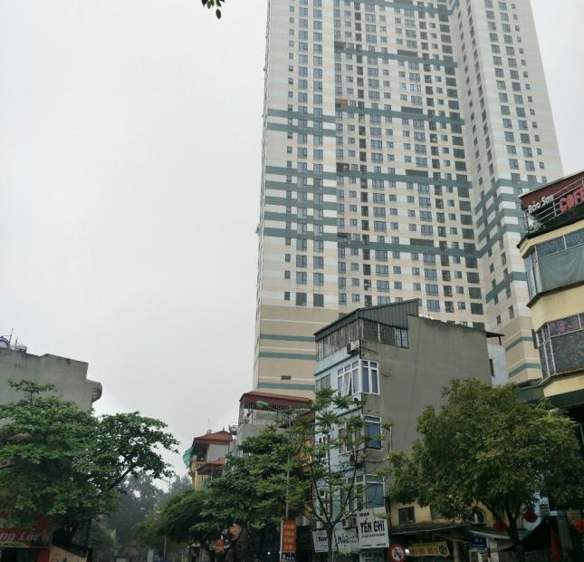 Bán nhà mặt Phố Ngọc Lâm 210m2 x 2 tầng, 6.5m mặt tiền, Vỉa hè rộng, KD. Giá 36.9 tỷ