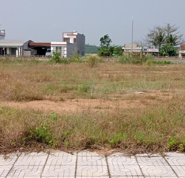 Gấp! Bán đất xã Bình Nguyên Bình Sơn Quảng Ngãi mặt tiền Quốc lộ 1A 10.5X20m 