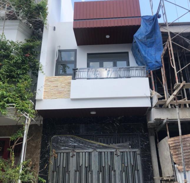 Bán căn nhà 3 tầng . Mặt tiền đường A5 VCN Phước Hải tp Nha Trang . Giá 5.9 Tỷ