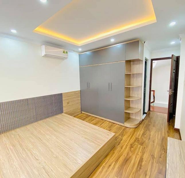 BÁN NHÀ LẠC LONG QUÂN. KINH DOANH, CHO THUÊ SẦM UẤT. DT 90 M2. 4 TẦNG. GIÁ 12.5 TỶ