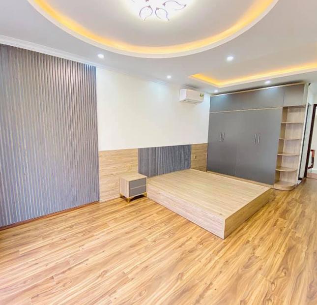 BÁN NHÀ LẠC LONG QUÂN. KINH DOANH, CHO THUÊ SẦM UẤT. DT 90 M2. 4 TẦNG. GIÁ 12.5 TỶ