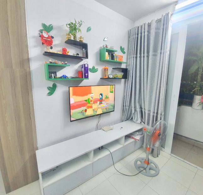 Cần bán gấp căn hộ chung cư Quang Thái,quận Tân Phú. 73m2, 2PN, có nội thất. Đã có sổ hồng