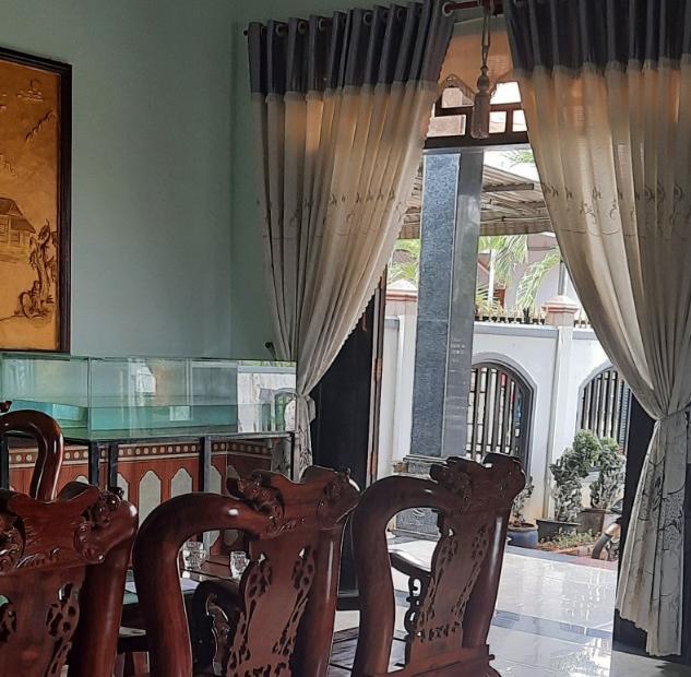 BCần tiền về quê, bán gấp nhà mái Thái, Đường Nguyễn Huệ, Đồng Xoài, Bình Phước giá rẻ 3,4 tỷ.