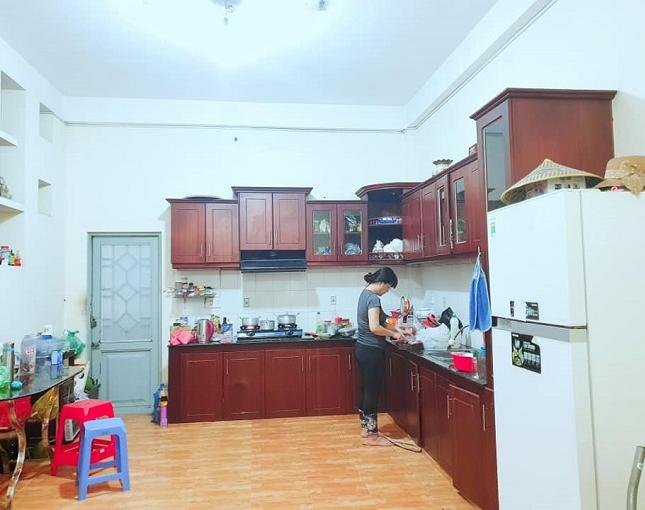 Xe ngủ trong nhà Huỳnh Văn Nghệ, P15, Tân Bình, 140m2, ngang 10m, 4 tầng. Ninh nhà phố.