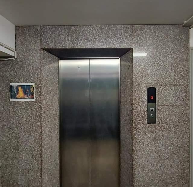 Phạm Văn Đồng Cầu Giấy 160m 12tầng MT 10m hầm thông sàn thang máy Vỉa Hè ÔTÔ 