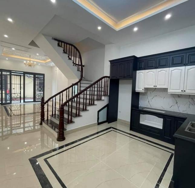 Dịch CoVit bán gấp nhà  Mỹ Đình giá ưu đãi lớn 38 m2 5 tầng giá 3.5 tỷ ngõ thông ô tô kinh doanh nhỏ