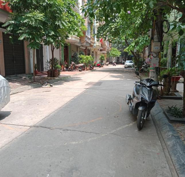 BÁN NHÀ PHỐ HỒNG HÀ, BA ĐÌNH 45m2, 5T, giá 8,3 tỷ ( ngõ ô tô)