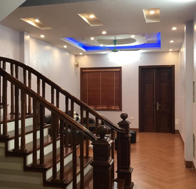 Chính chủ bán nhà mới xây ngõ 322/22  Mỹ Đình 39 m2 5 tầng giá 3.3 tỷ ngõ thông ô tô 1.25T kinh doanh