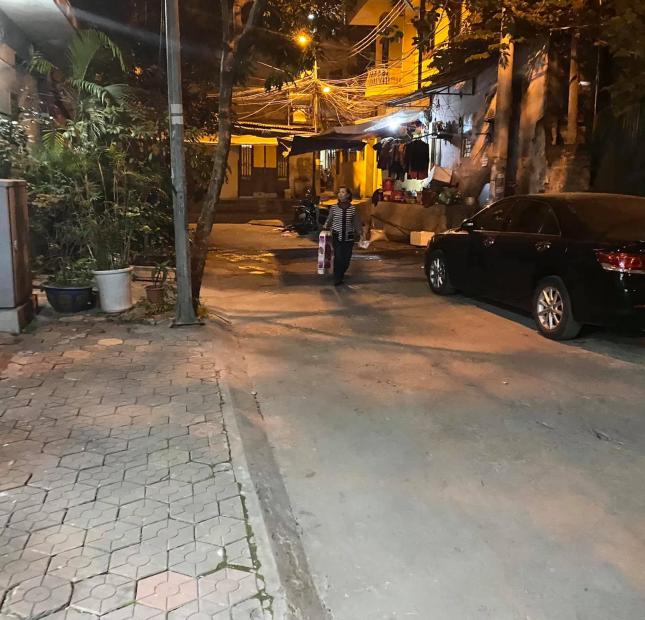 Bán nhà Lô 5B ĐTM Trung Yên, Trung Hòa. 62m2, 5 tầng, gần vườn hoa Trung Yên, 12 tỷ.