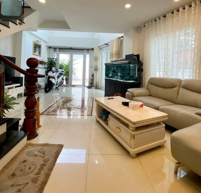 Bán nhà 2 MT HXH Phan Văn Trị,P.11,BT 49m2(5x10x 5 tầng) Giá 7,4 tỷ 