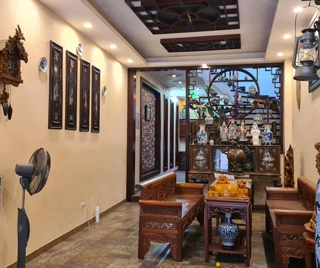 Nhà mặt phố Nguyễn Công Trứ gara kinh doanh 70m x 4 tầng mt 4.5m 6.9 tỷ