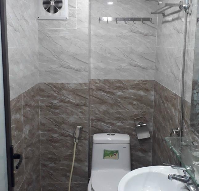 Bản nhà mặt đường  Mỹ Đình 41.5 m2 5 tầng 4 ngủ giá 3.3 tỷ ngõ thông ô tô  kinh doanh