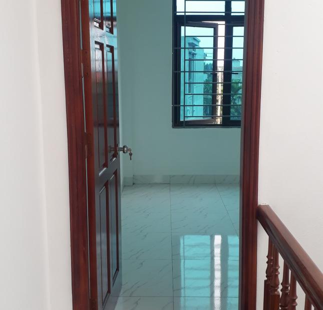 Bản gấp nhà Mễ Trì Nam Từ Liêm 40 m2 5 tầng 4 ngủ giá 3.4 tỷ ngõ thông ô tô  kinh doanh