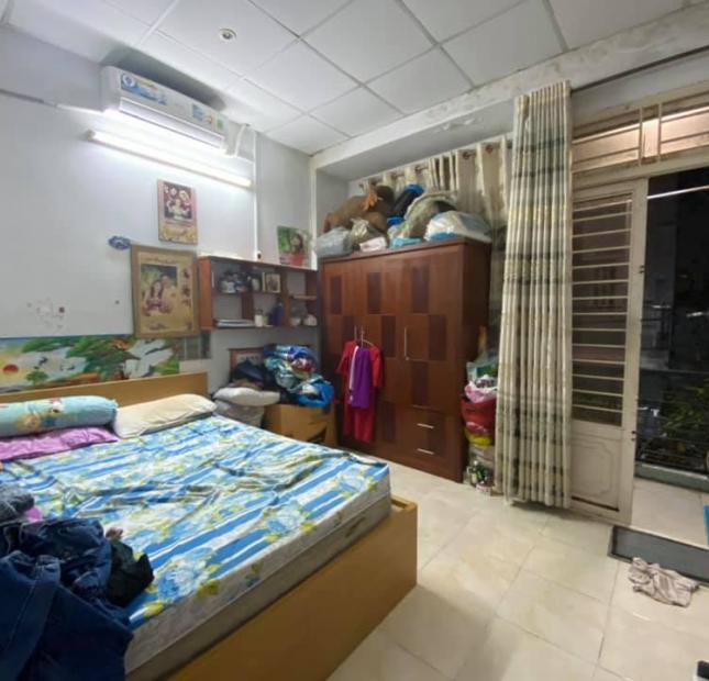 Chuyển chỗ ở, Bán nhà đường Thành Thái, Phường 14, Quận 10, 40m2, 3 Lầu giá 5 Tỷ