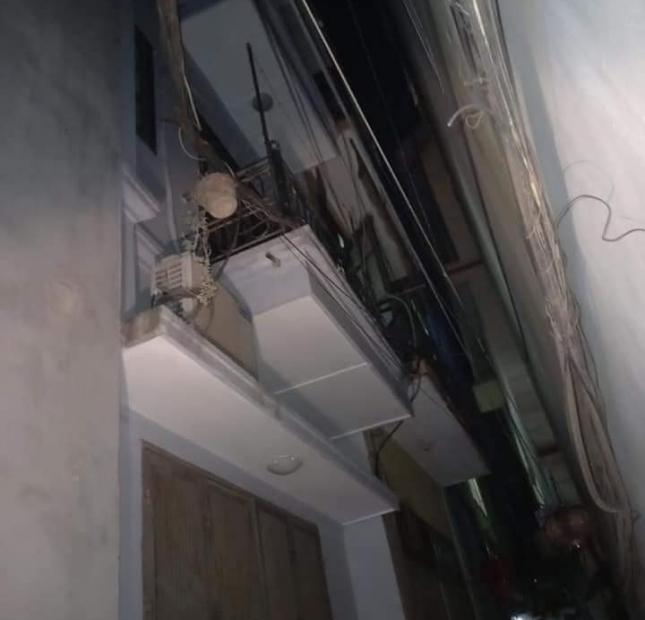       Tân Mai 42m, 3 phòng ngủ khép kín, sát phố 3 tỷ 3