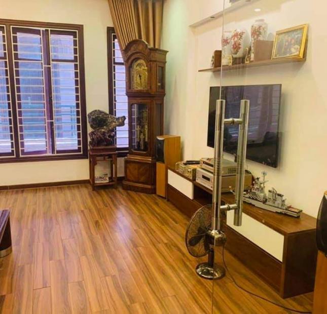 Bán nhà 57m x 5 tầng đường Vạn Phúc - Ba Đình