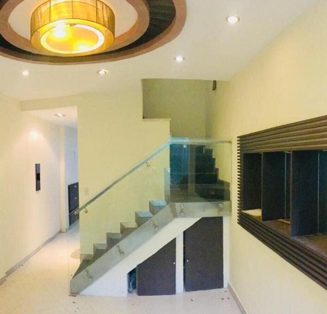 Bác sĩ Y Dược Bán gấp Nhà 260/3A Ngô Quyền, Phường 6, Quận 10, 44m2, 3 Tầng, giá 5  tỷ 9 MTG